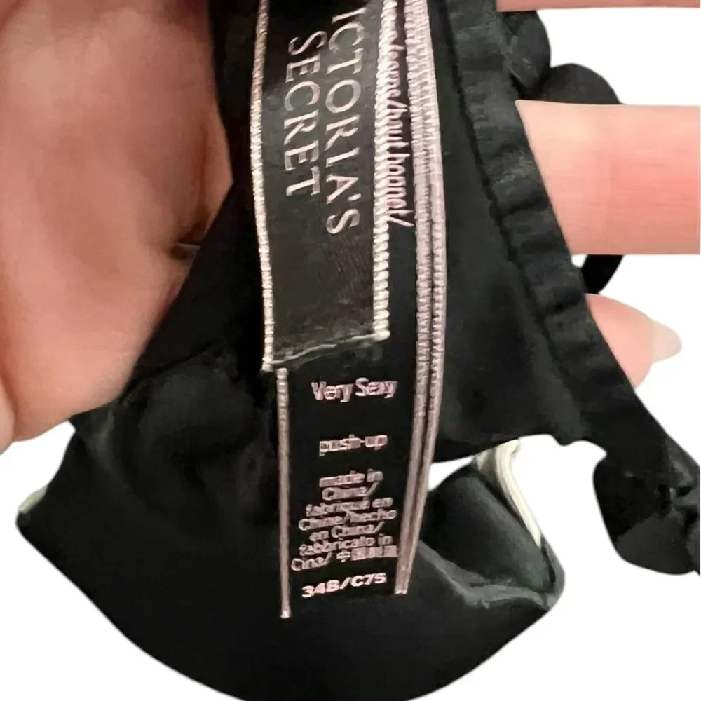 Victoria’s Secret Very Sexy Black/Tan Pushup Bra, 34B